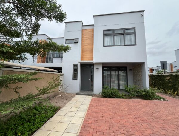 3 Bedroom House in Oyarifa Park