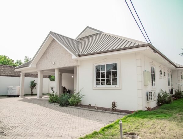 3 Bedroom House in Oyarifa Special
